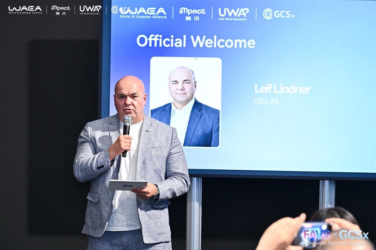IFA CEO Leif Lindner opens the forum