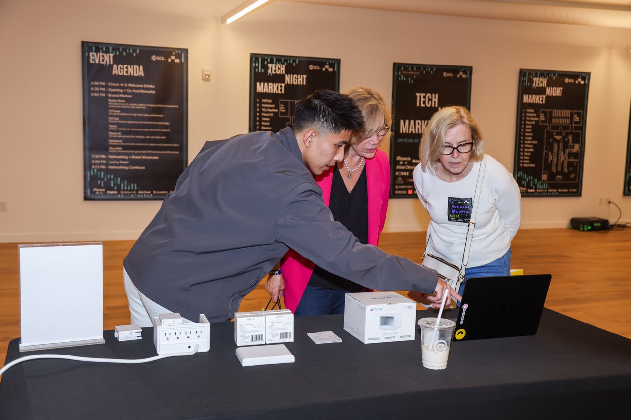 Product demos for visiting media