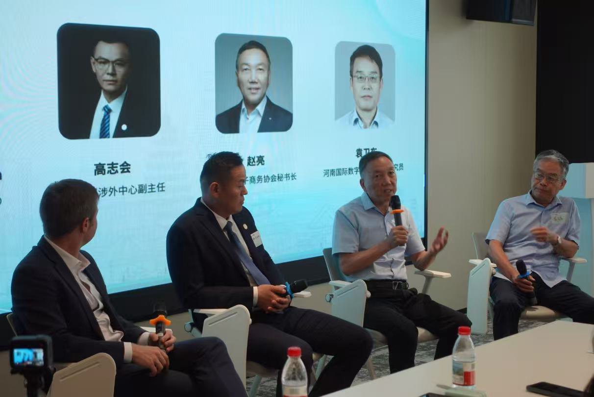 The roundtable on taking Henan companies global